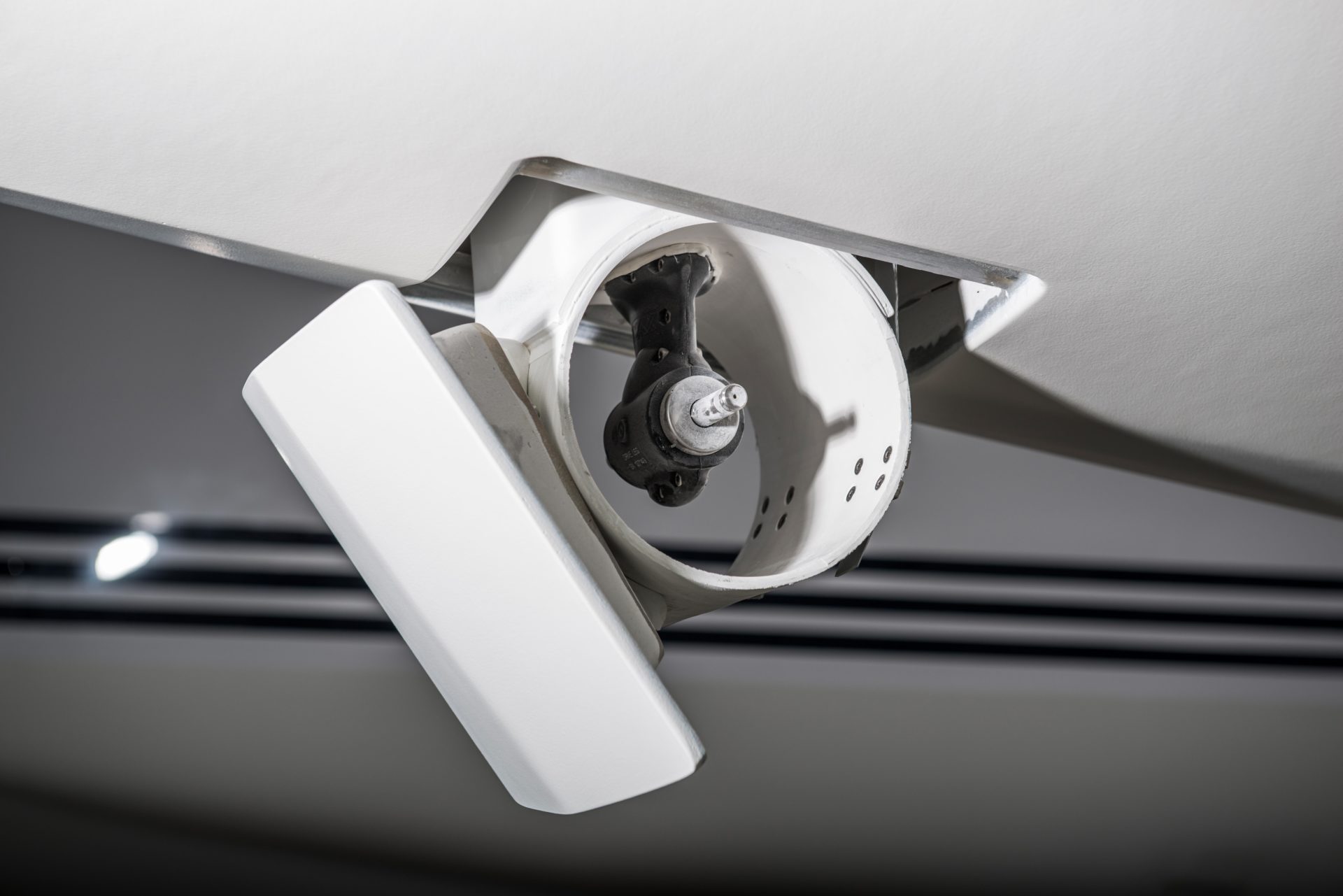 Retractable bow and stern thruster